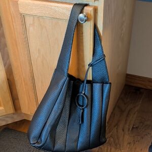 Elegant Black Leather Shoulder Bag